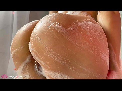 ❤️ Brunette په شاور کې د شدید orgasm لپاره د وایبرټر سره بلی مشت زنی کوي ❌ کیفیت پورن